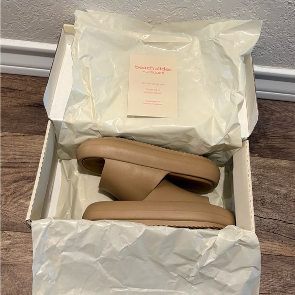 Beach Slides by J/Slides in Sand Size 7 - Picture 8 of 10